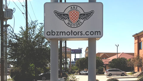 outdoor-led-sign-abz-motors-houston-texas